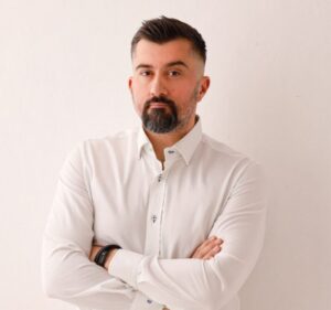 Primespeakers - Agencja Mówców | Łukasz Piątek - o sprzedaży, która „dowozi”